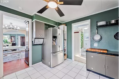 304 Crawford St, Kelso, WA 98626 - Photo 11