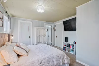 304 Crawford St, Kelso, WA 98626 - Photo 15