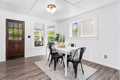 9039 N Richmond Ave, Portland, OR 97203 - Photo 11