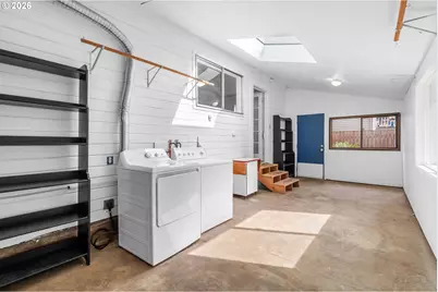 9039 N Richmond Ave, Portland, OR 97203 - Photo 33