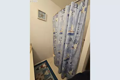 1433 NW 17th St, Lincoln City, OR 97367 - Photo 11