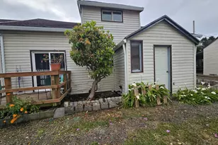 1433 NW 17th St, Lincoln City, OR 97367 - Photo 5