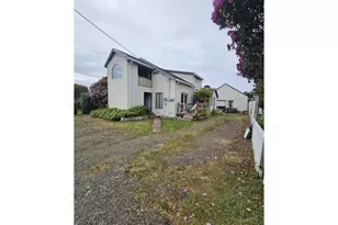 1433 NW 17th St, Lincoln City, OR 97367 - Photo 3