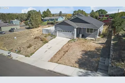 359 SW Madison St, Madras, OR 97741 - Photo 29