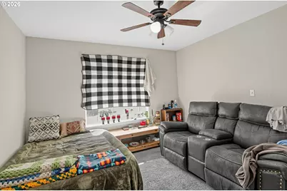 359 SW Madison St, Madras, OR 97741 - Photo 15