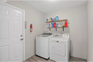 359 SW Madison St, Madras, OR 97741 - Photo 11