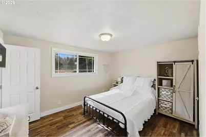 1289 Ford Ln, North Bend, OR 97459 - Photo 11