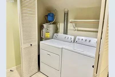 608 NE Roydon Ln, Hillsboro, OR 97006 - Photo 19