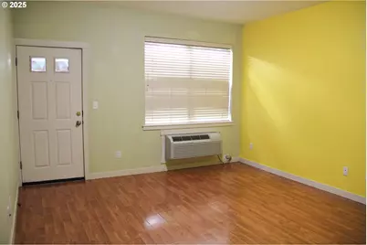 608 NE Roydon Ln, Hillsboro, OR 97006 - Photo 9