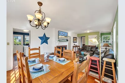 2132 S Columbia St, Seaside, OR 97138 - Photo 9