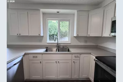 2688 Centennial Blvd, Springfield, OR 97477 - Photo 7
