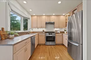 8120 SW Maple Dr, Portland, OR 97225 - Photo 13