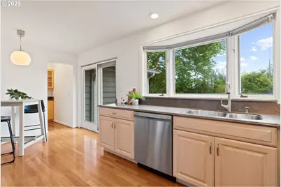 8120 SW Maple Dr, Portland, OR 97225 - Photo 15