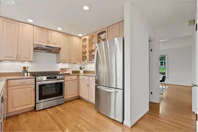 8120 SW Maple Dr, Portland, OR 97225 - Photo 11