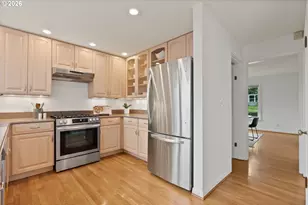 8120 SW Maple Dr, Portland, OR 97225 - Photo 11