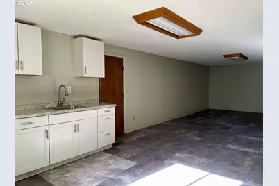 2820 SW Nevada Ct, Portland, OR 97219 - Photo 19