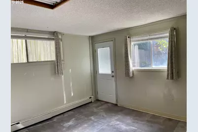 2820 SW Nevada Ct, Portland, OR 97219 - Photo 17