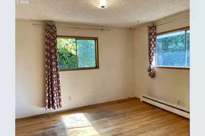 2820 SW Nevada Ct, Portland, OR 97219 - Photo 11