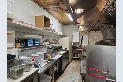 2521 W Harvard Ave, Roseburg, OR 97471 - Photo 13