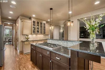 12483 SW Autumn View St, Tigard, OR 97224 - Photo 3