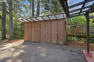 4630 W Hillside Dr, Eugene, OR 97405 - Photo 41