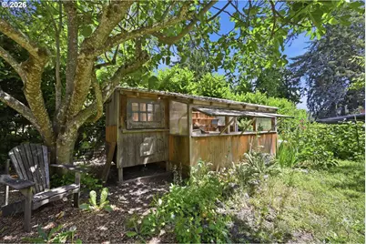 4630 W Hillside Dr, Eugene, OR 97405 - Photo 35