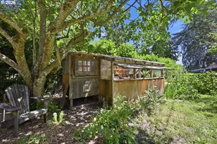 4630 W Hillside Dr, Eugene, OR 97405 - Photo 35