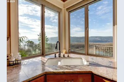 57 Bentley Dr, Kelso, WA 98626 - Photo 17