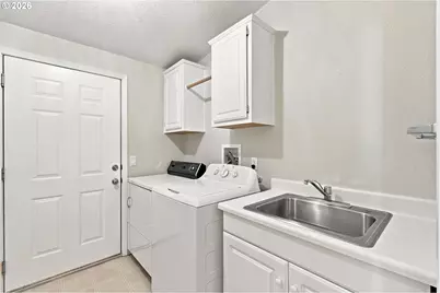 1703 Golden Way, The Dalles, OR 97058 - Photo 23