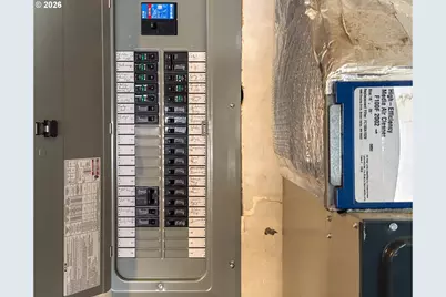 82 N River Dr, Roseburg, OR 97470 - Photo 9