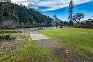 82 N River Dr, Roseburg, OR 97470 - Photo 43