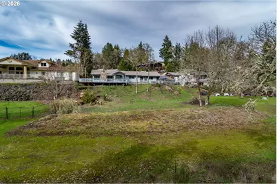 82 N River Dr, Roseburg, OR 97470 - Photo 47