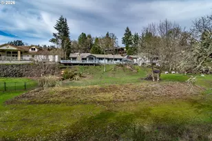 82 N River Dr, Roseburg, OR 97470 - Photo 47