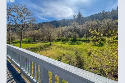 82 N River Dr, Roseburg, OR 97470 - Photo 39
