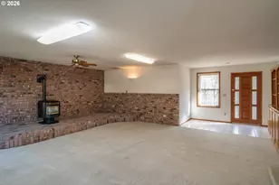 82 N River Dr, Roseburg, OR 97470 - Photo 29