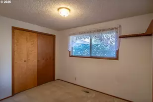 82 N River Dr, Roseburg, OR 97470 - Photo 21