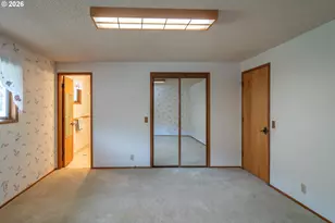 82 N River Dr, Roseburg, OR 97470 - Photo 25