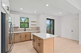 3793 SW Iowa St, Portland, OR 97221 - Photo 9