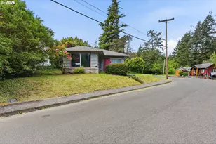 685 N 12th St, Coos Bay, OR 97420 - Photo 31