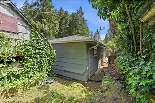 685 N 12th St, Coos Bay, OR 97420 - Photo 25