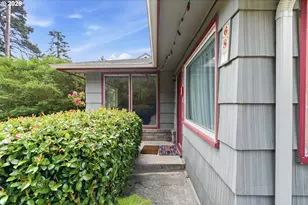 685 N 12th St, Coos Bay, OR 97420 - Photo 5