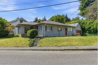 685 N 12th St, Coos Bay, OR 97420 - Photo 1