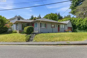 685 N 12th St, Coos Bay, OR 97420 - Photo 1