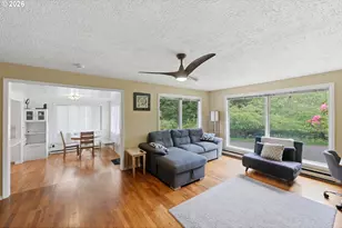 685 N 12th St, Coos Bay, OR 97420 - Photo 13