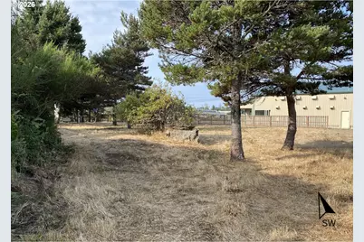24th St, Florence, OR 97439 - Photo 3