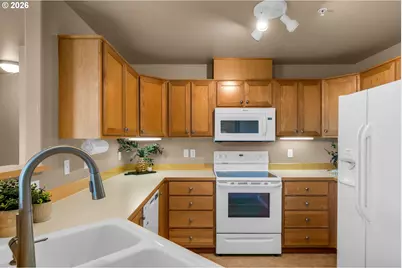 14720 SW Sandhill Loop #204, Beaverton, OR 97007 - Photo 11