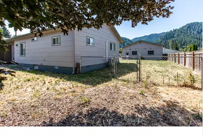 47601 Highway 58, Oakridge, OR 97463 - Photo 45