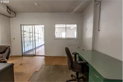 47601 Highway 58, Oakridge, OR 97463 - Photo 7