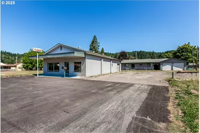 47601 Highway 58, Oakridge, OR 97463 - Photo 1