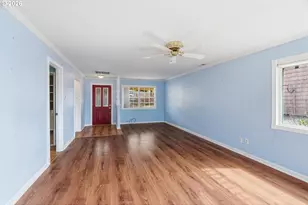 319 N 3rd St, Kalama, WA 98625 - Photo 7